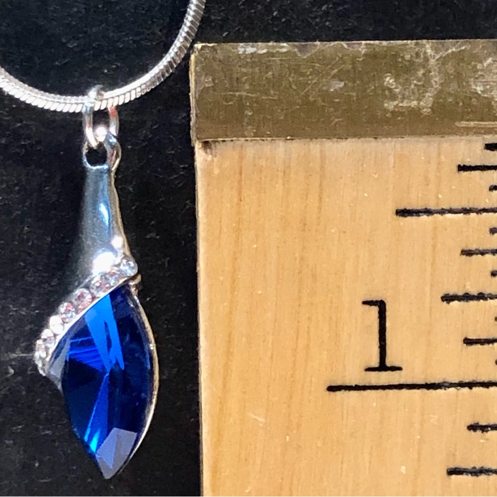 VINTAGE necklace and earring set Silver Blue teardrop crystal Upcycled Elegant - Picture 12 of 14